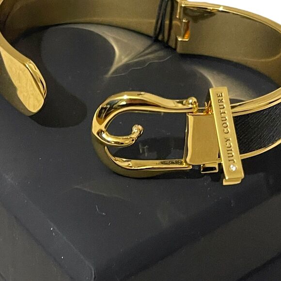 Juicy Couture Wide Buckle Bracelet Black and Gold Bangle New with Tag - Picture 4 of 7